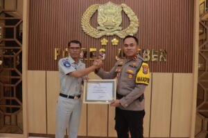 Cepat Dalam Penanganan Laka Lantas, Polres Jember Terima Penghargaan dari Jasa Raharja
