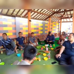 Media Lintasmatra.com Gelar Tasyakuran Bertepatan Anniversary ke 7 di Lesehan Gondangwetan