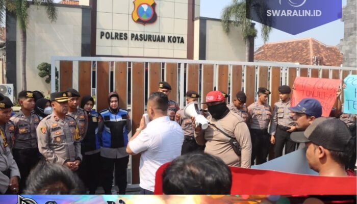 Pernyataan Kontroversial Mantan Wakapolri Mengundang Aksi Massa Di Kota Pasuruan  