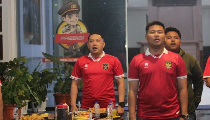Serunya Nobar Timnas Indonesia Vs Korsel di Halaman Polres Pasuruan, Bisa Dapat Doorprize Lur..!!