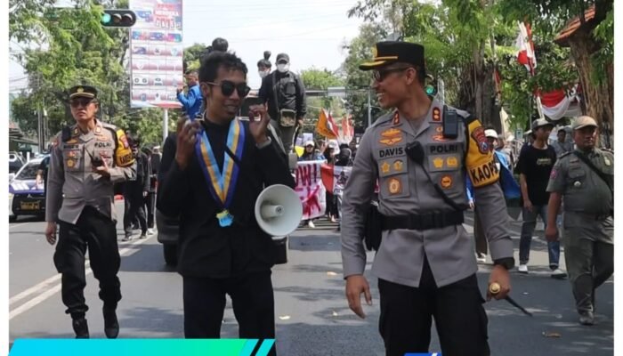 Kapolres Pasuruan Kota Pimpin Pengamanan Unjuk Rasa, Tekankan Pendekatan Humanis Untuk Menjaga Keamanan