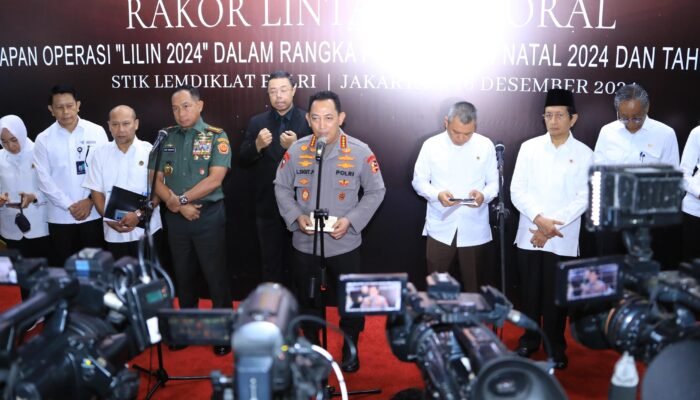 Kapolri Dan Panglima TNI Gabungan Amankan 61 Ribu Lokasi Ibadah dan Rekreasi Saat Natal-Tahun Baru