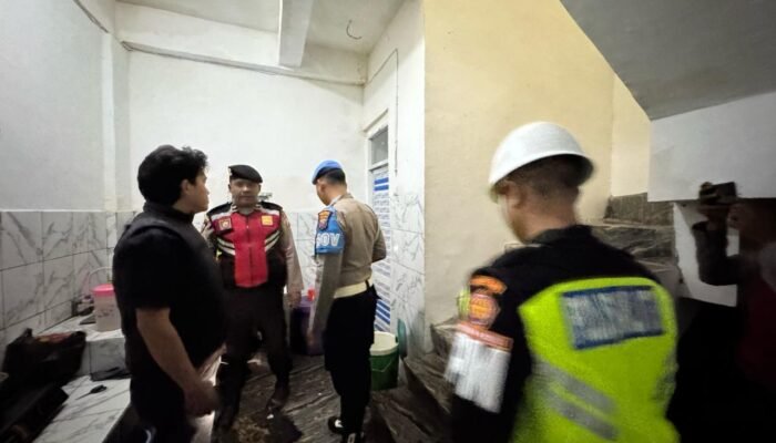 Gelar Patroli Gabungan, Polres Pasuruan Temukan Sajam dan Sisa Miras di beberapa Tempat Hiburan Malam Coffe Gempol 9