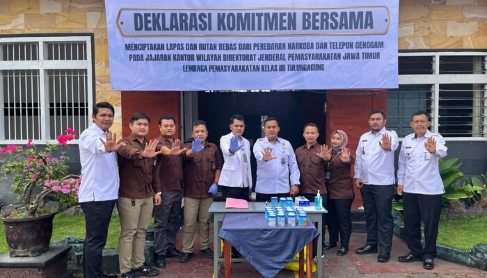 Lapas Telungagung Tak hanya Deklarasi Komitmen Bersama Berantas Peredaran Narkoba Dan Handphone ilegal. Kapas lakukan Tes Urine bersama