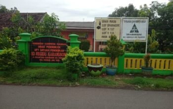 Warga Kecewa, Rumah Hanya 150 Meter dari SDN Karangsono Tapi Anak Tak Lolos SPMB – Siswa dari Luar Kota Malah Diterima. Ada apa ..????