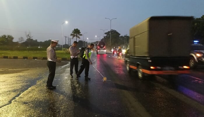 Polda Jatim Terjunkan Tim TAA Olah TKP Kecelakaan Truk Tabrak 9 Kendaraan di Purwodadi Pasuruan. begini penjelasannya