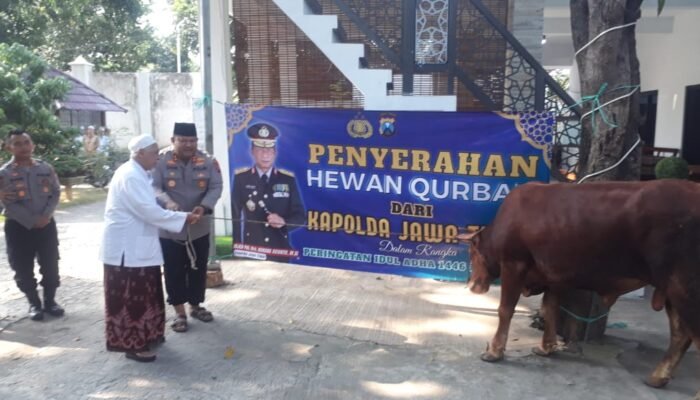 Kapolres Pasuruan Silaturahmi dan Salurkan Hewan Qurban ke Ponpes dan Tokoh Agama