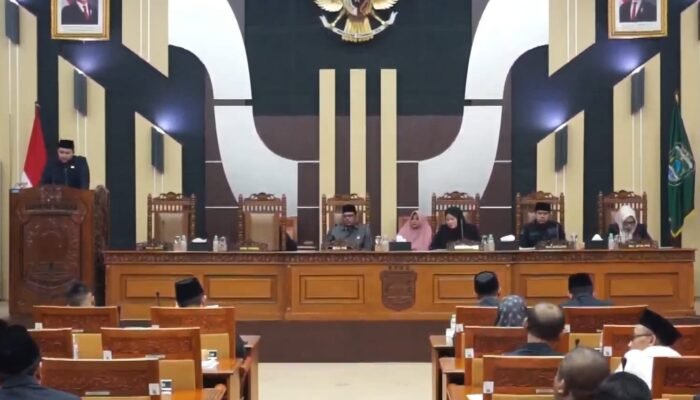 Rapat paripurna 2025 Ketua DPRD Samsul Hidayat. Kita Harus Berkualitas dan Fokus Pada Kepentingan Rakyat