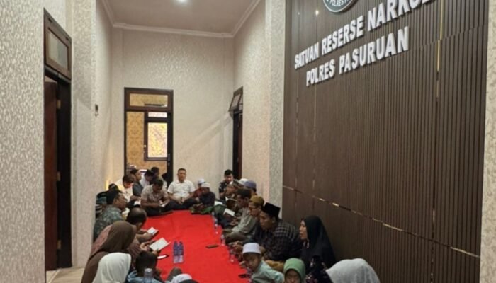 Sat Resnarkoba Polres Pasuruan Gelar Doa bersama Dan Santuni 25 Anak Yatim