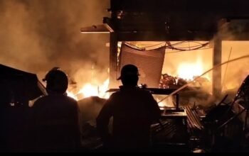 Si Jago Merah Ngamuk Di Pasar Pandaan. Ruko dan Stan Pedagang Ludes Terbakar   “Saksi Mata : Begini Kronologis Awal’Nya “