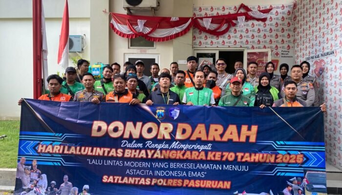 Kompak Dan Sinergi. Satlantas Polres Pasuruan Dan Ojol Tebar Keperdulian Lewat Donor Darah Di Kantor PMI