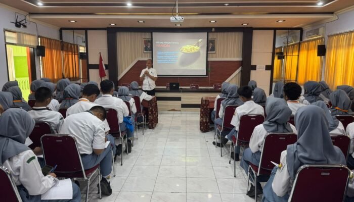 Satresnarkoba Polres Pasuruan Edukasi Siswa SMAN 1 Pandaan. Tanamkan Kesadaran “Berani Tolak Narkoba” Sejak Dini