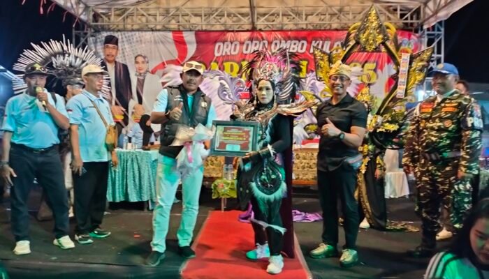 Carnival 2025 Desa Oro – Oro Ombo Kulon. Dari Lokalitas Menuju Kesenian Berkelas Nasional “Hariono : Ledakan Warna Kreativitas, Budaya, dan Kebersamaan” 