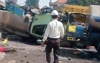 Truk Rem Blong Picu Kecelakaan Beruntun di Pasuruan, Enam Kendaraan Terlibat dan Satu Terbakar