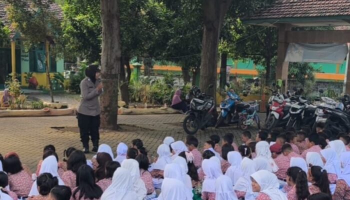 Polsek Beji Edukasi Siswa SDN Sidowayah 1 Soal Antibullying dan Tertib Berlalu Lintas