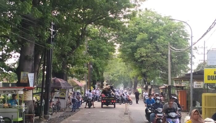 Dua Proyek Jalan Rp 10 Miliar Lebih di Pasuruan Disorot “Papan Nama Telat, Gambar Kerja Tak Teroasang dan lampu penerangan tidak ada”